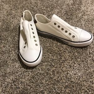 Stringless slide on shoes